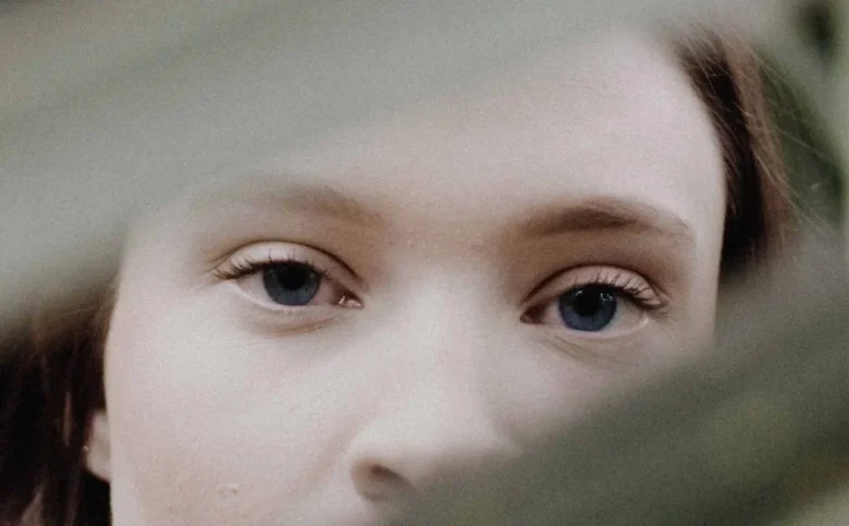 Syndrom oszusta: dlaczego czujesz, że nie zasługujesz – i jak przestać żyć w ciągłym strachu