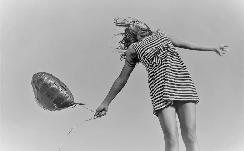 Rany, których nie widać: jak dorastanie bez empatii niszczy poczucie własnej wartości?